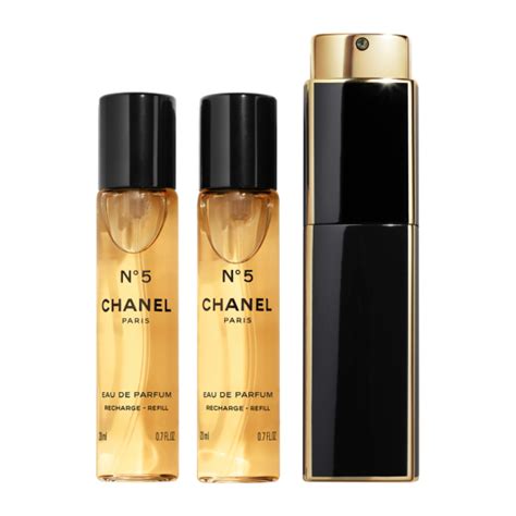 N°5 3.4 fl. oz. Eau de Parfum Twist and Spray Set .